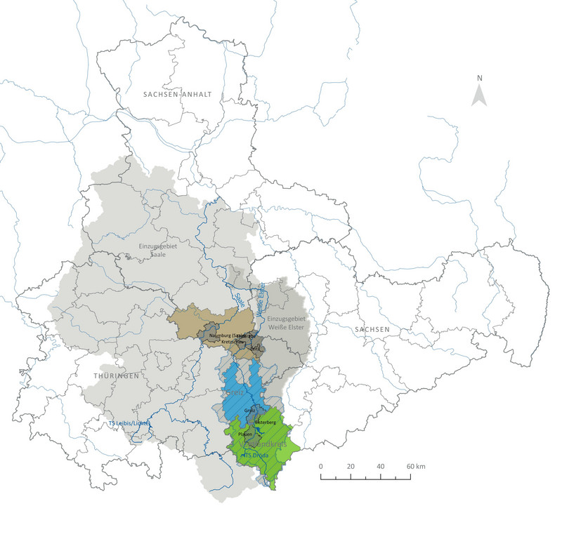 grafische Darstellung der Modellregion von KlimaKonform Phase II – umfasst die Bundesländer Sachsen-Anhalt, Thüringen und Sachsen. Hervorgehoben ist das Einzugsgebiet der weißen Elster mit den Landkreisen Vogtlandkreis, Greiz und Burgenlandkreis.