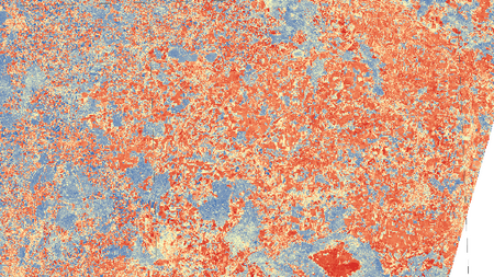 Blau-rot-gelb gefärbte Satellitenaufnahme