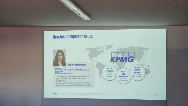 Präsentationsfolie zum Thema CSRD-Berichterstattung: Von der Wesentlichkeitsanalyse zu Berichtsinhalten